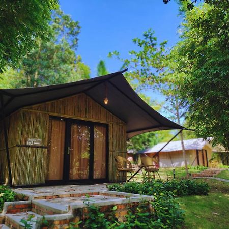 "D'Bamboo Kamp" Desa Wisata Ekang 라고이 외부 사진