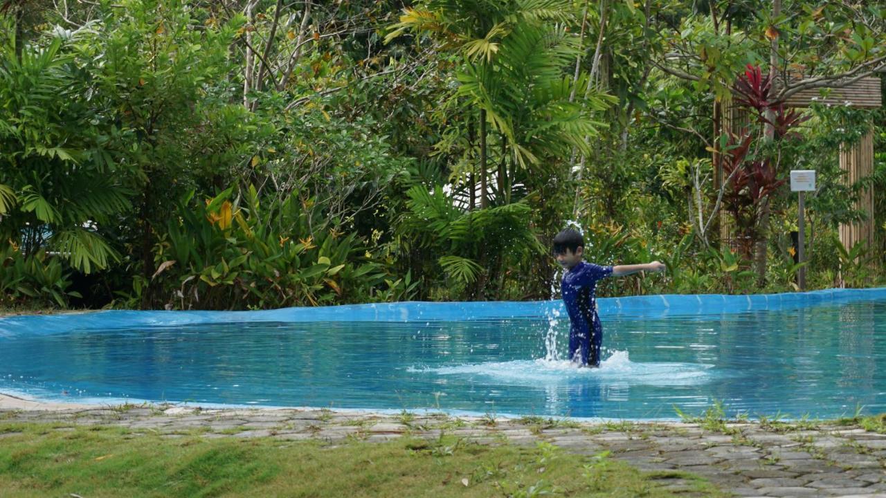 "D'Bamboo Kamp" Desa Wisata Ekang 라고이 외부 사진