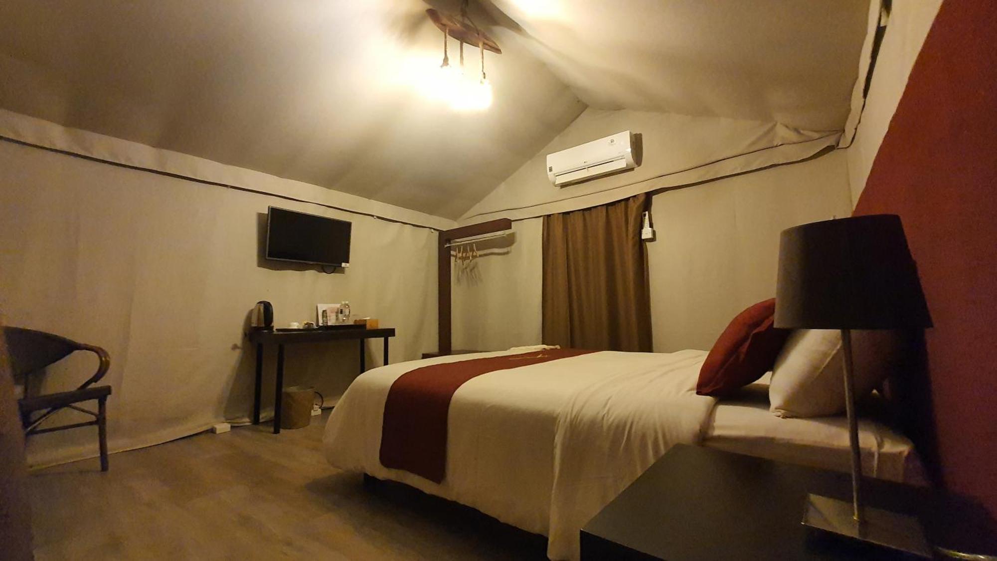 "D'Bamboo Kamp" Desa Wisata Ekang 라고이 외부 사진