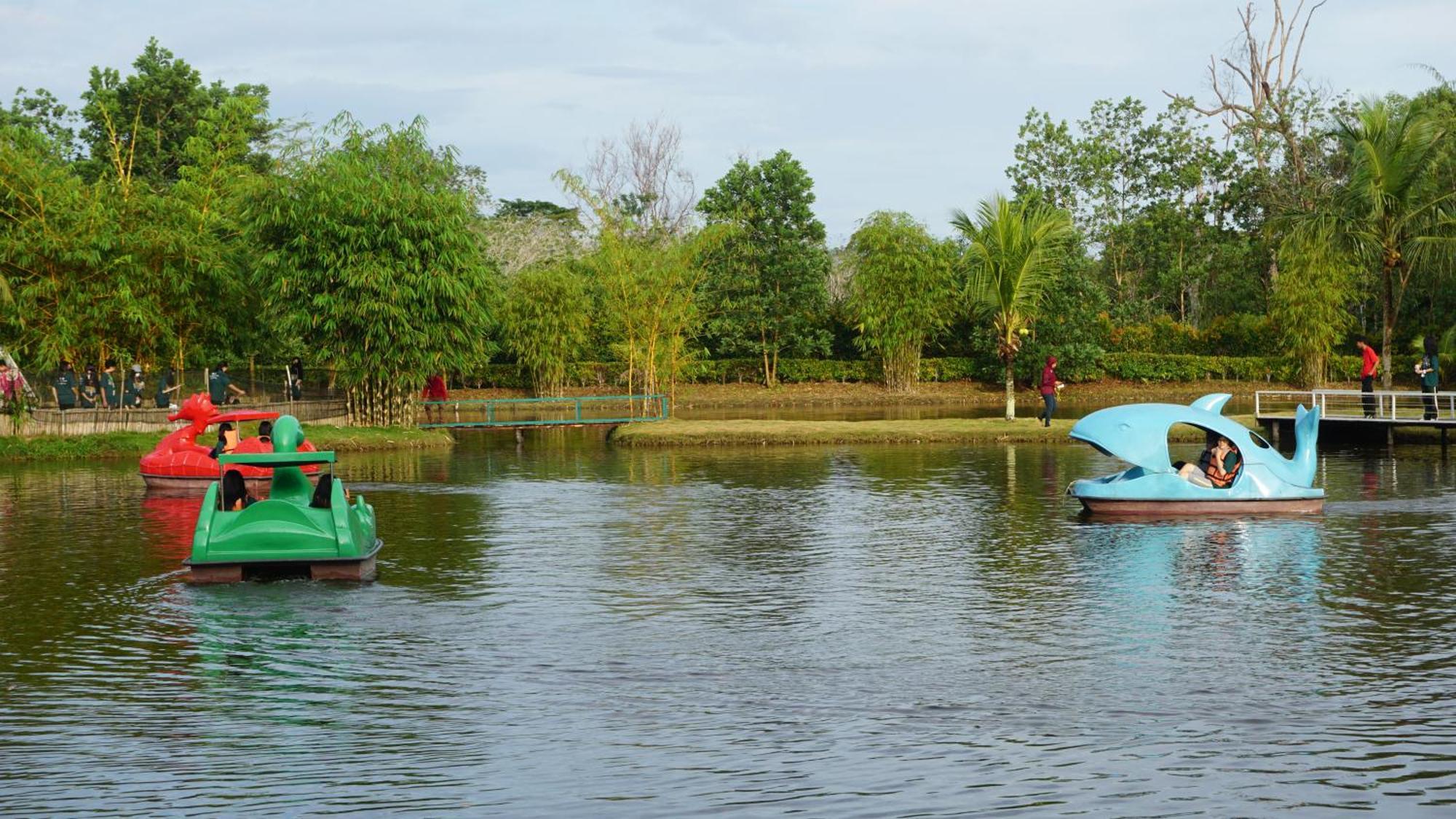 "D'Bamboo Kamp" Desa Wisata Ekang 라고이 외부 사진
