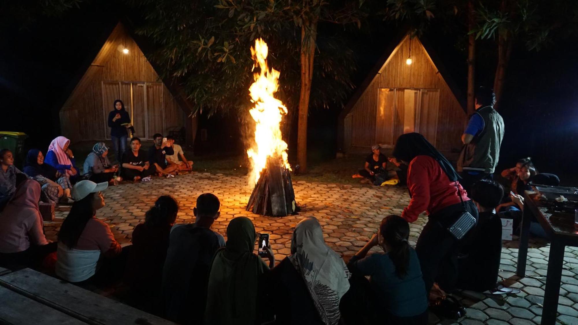 "D'Bamboo Kamp" Desa Wisata Ekang 라고이 외부 사진