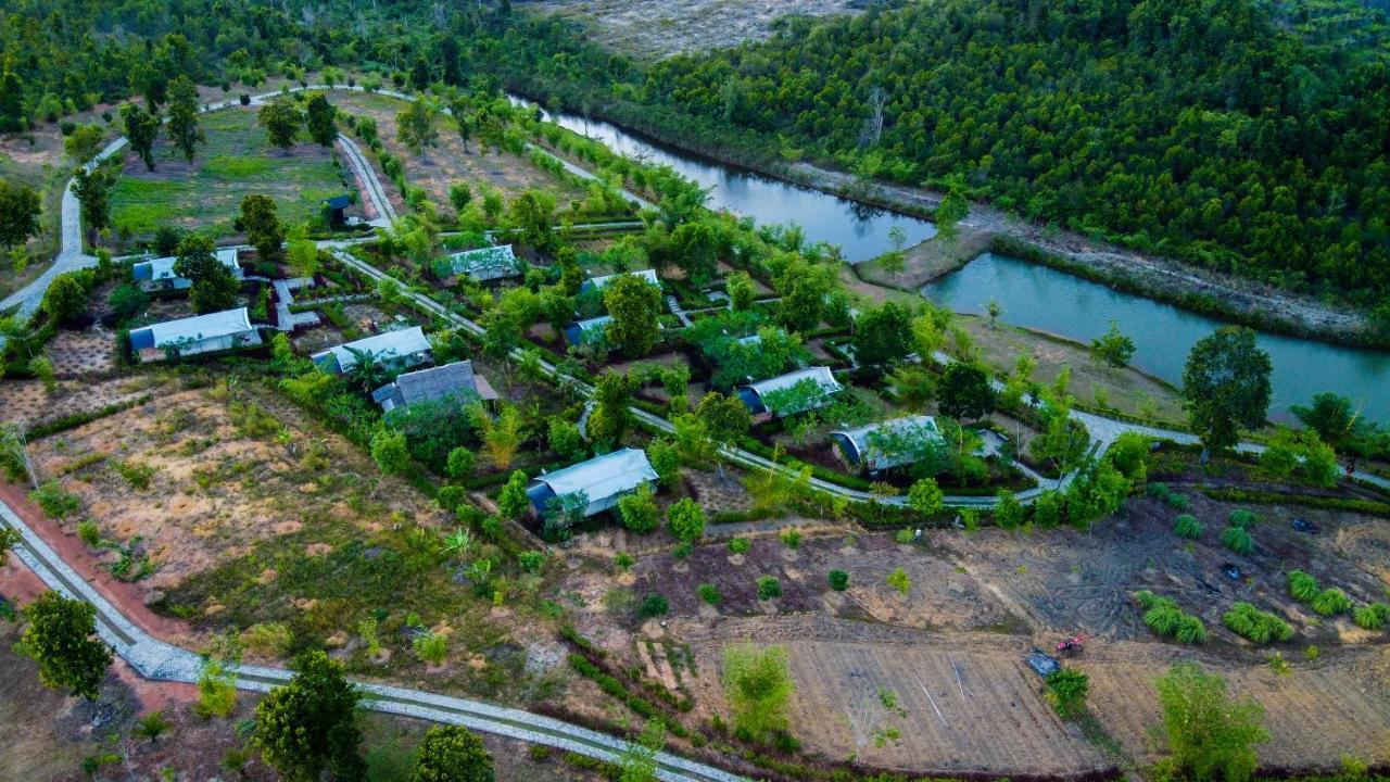 "D'Bamboo Kamp" Desa Wisata Ekang 라고이 외부 사진